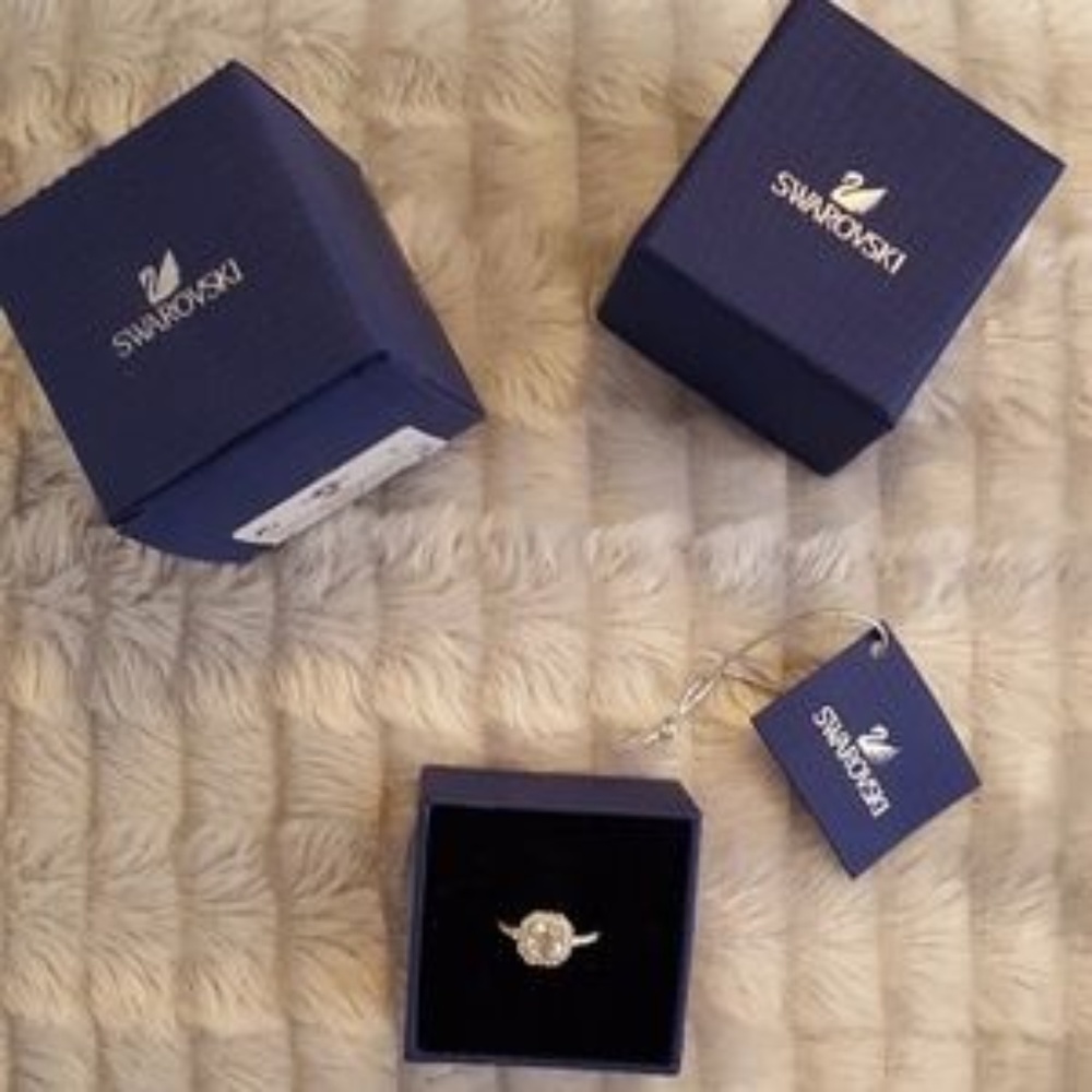 Swarovski Attract Light Square Ring size 6 (52)
